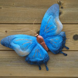 Papillon en acier bleu